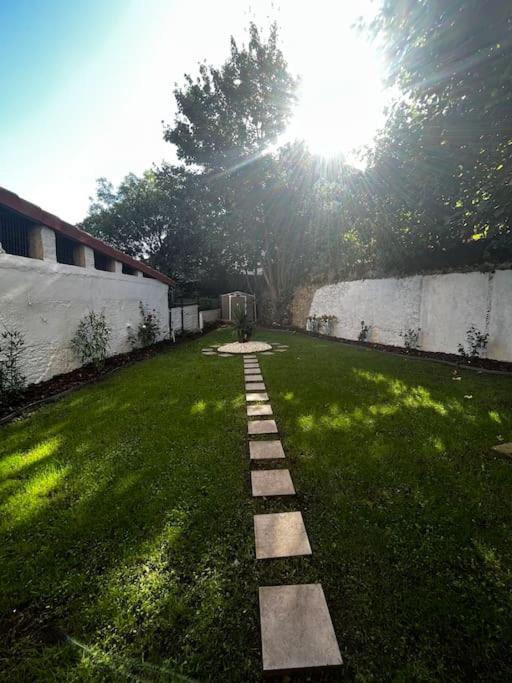 Ferienwohnung Jardin En El Centro Catedral Oviédo Exterior foto